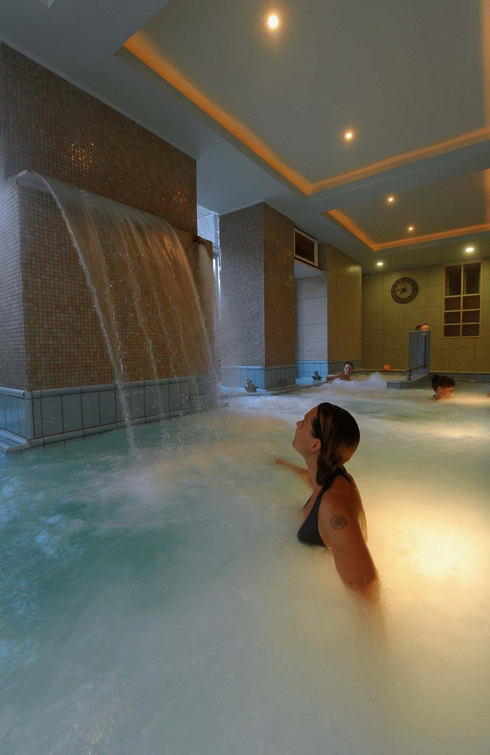Kentrikon Hotel & Spa Loutra Edipsou  Eksteriør billede